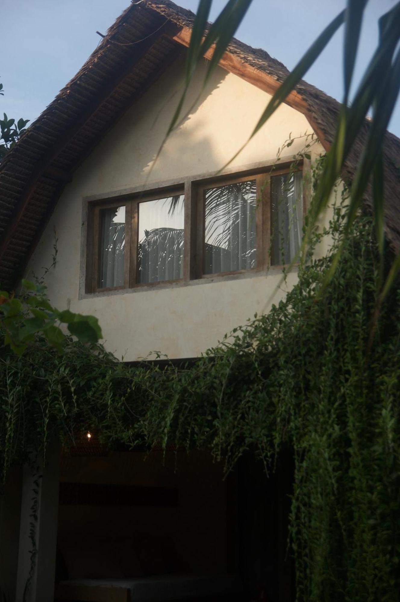 Owa Lodge Areguling Kuta  Exterior photo